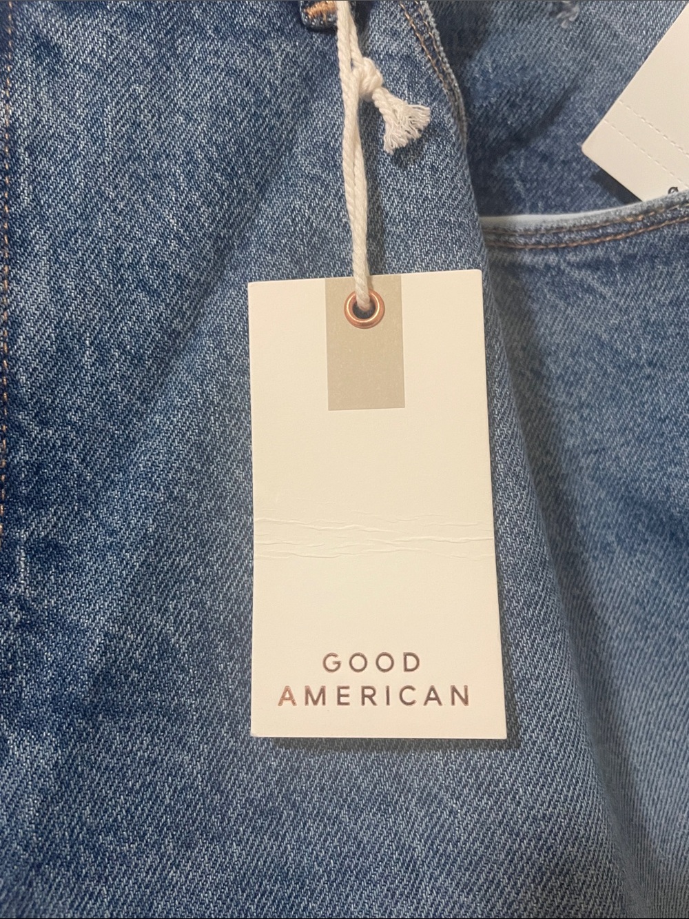 Good American Jeans - Picture 6 of 7